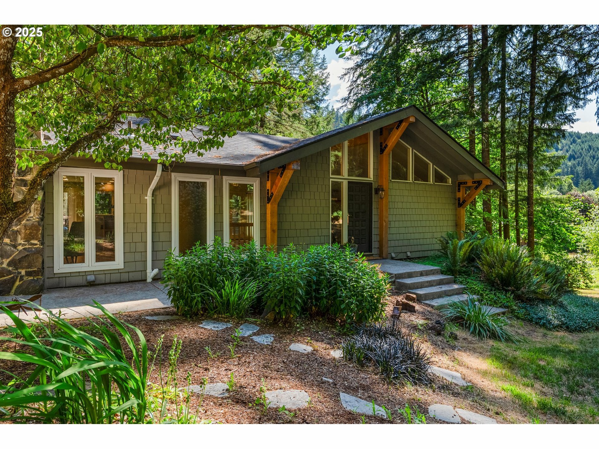Property Photo: 22276 Vaughn Rd OR 97487