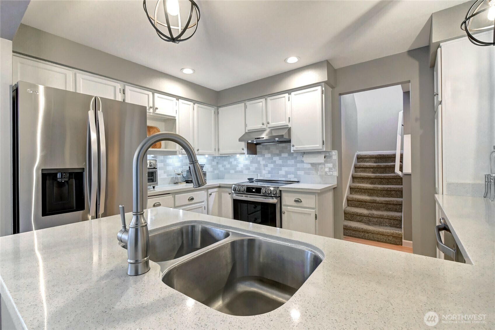 Property Photo: 15617 160th Court SE WA 98058
