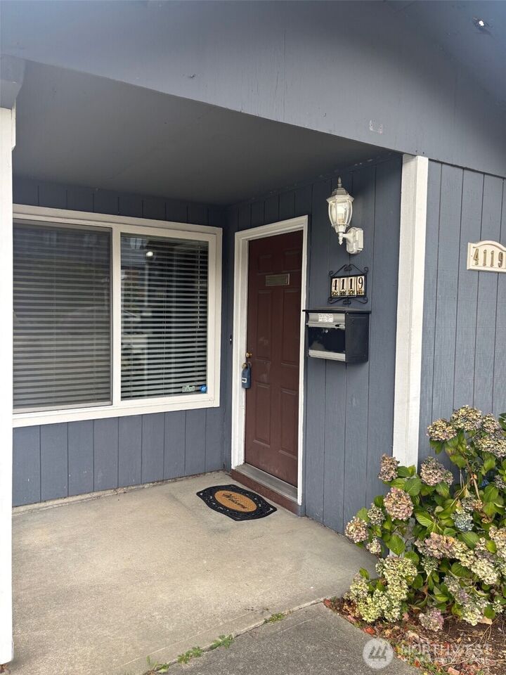 Property Photo:  4119  6th Avenue  WA 98406 