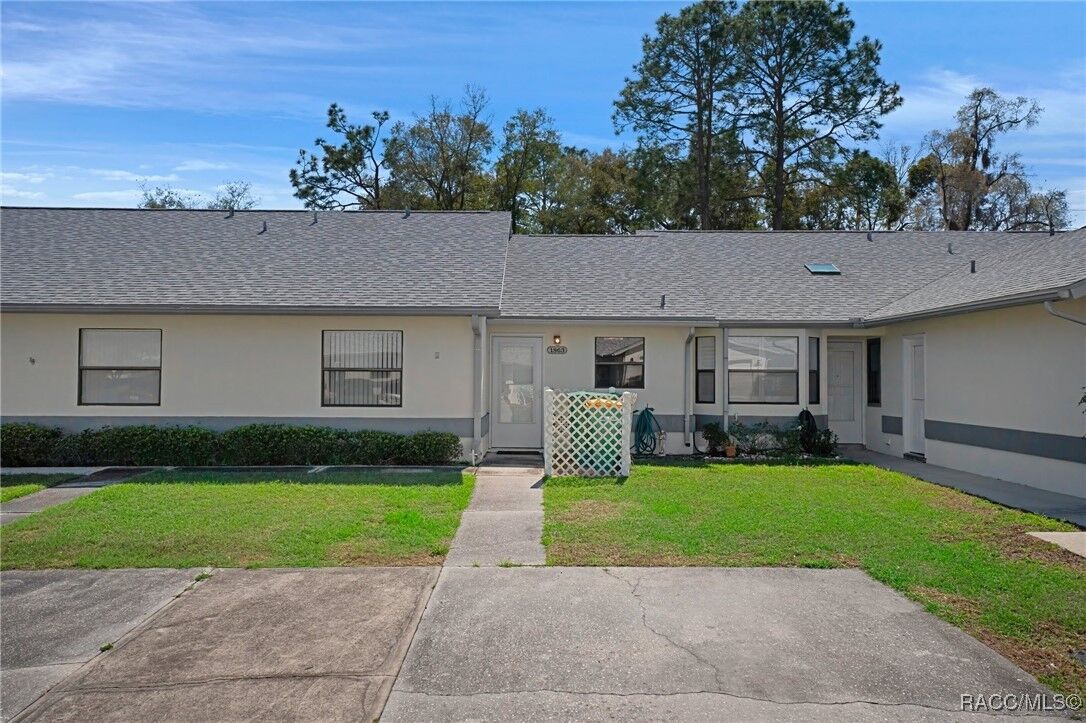 Property Photo:  1863 Arrowwood Lane  FL 34453 