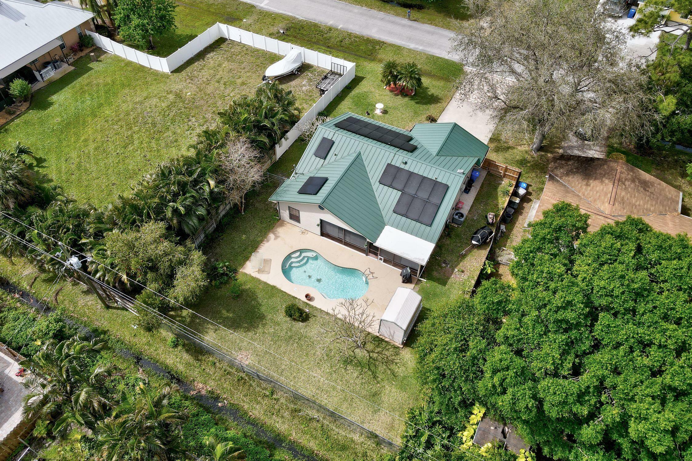 Property Photo: 1226 32 Avenue SW FL 32968