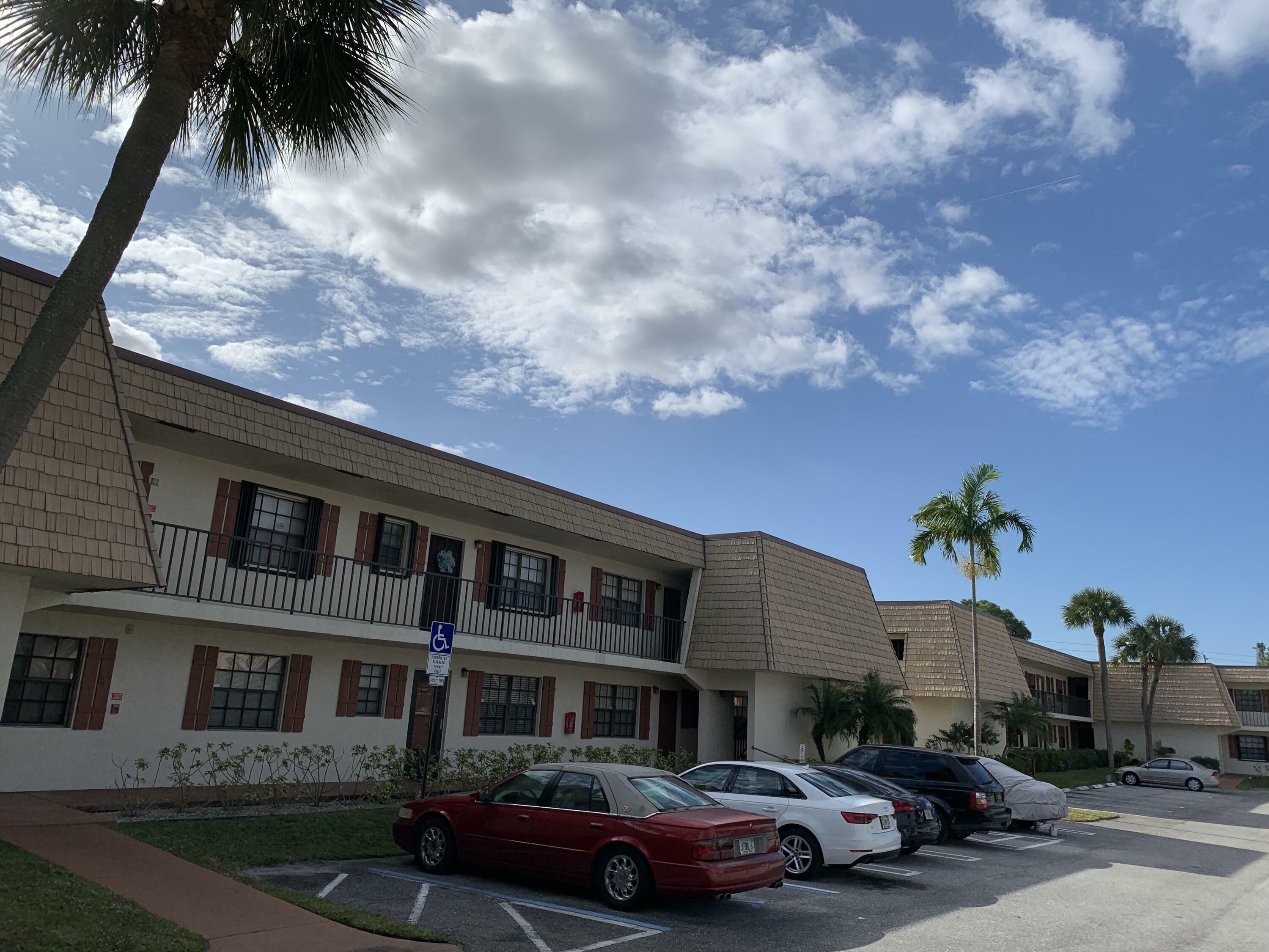 Property Photo:  4683 Oak Terrace Drive  FL 33463 