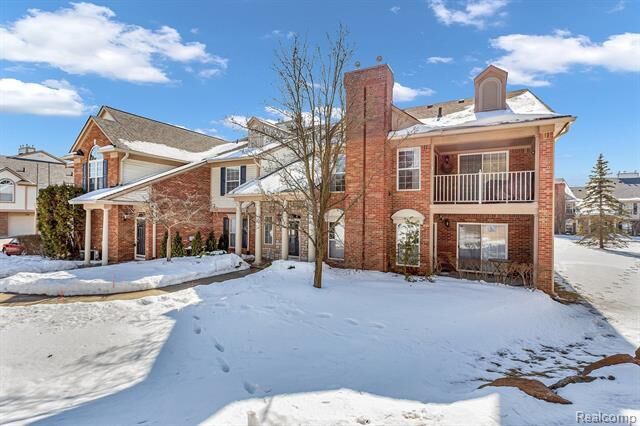 Property Photo:  3516 Oakmonte Boulevard  MI 48306 