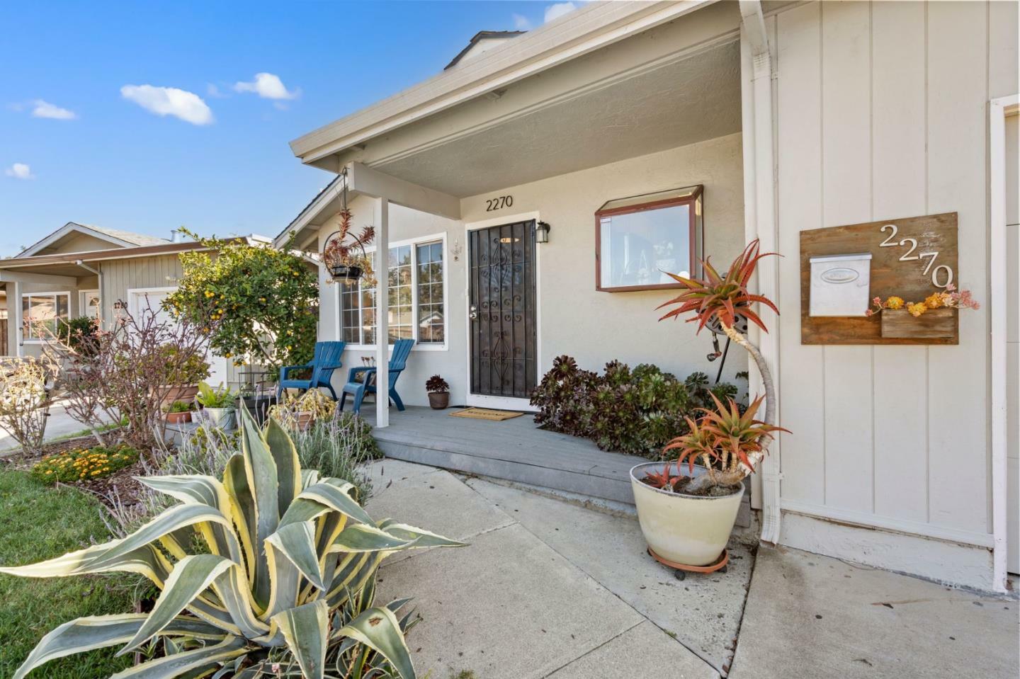 Property Photo:  2270 Brentwood Court  CA 94303 