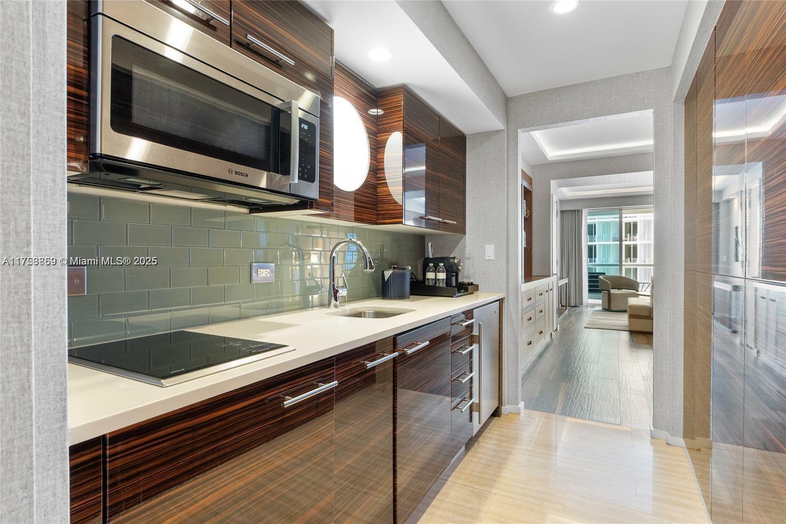 Property Photo: 551 N Fort Lauderdale Beach Blvd R1810 FL 33304