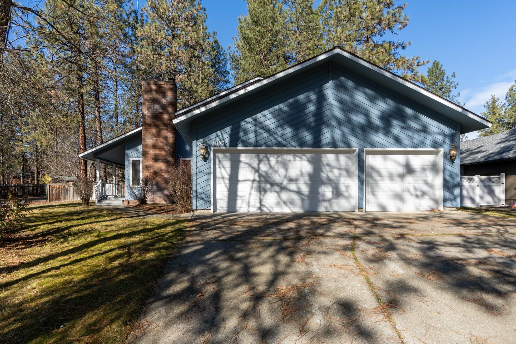 Property Photo:  807 E Glencrest Dr  WA 99208 