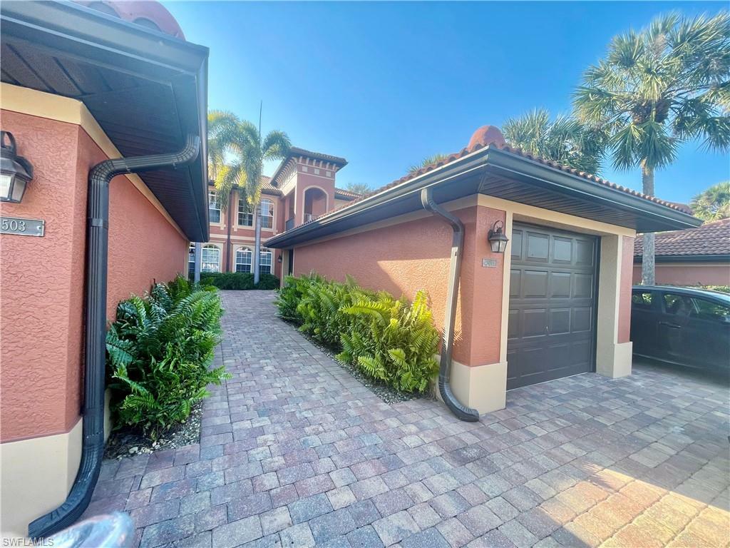 Property Photo: 10033 Heather Ln 5 FL 34119