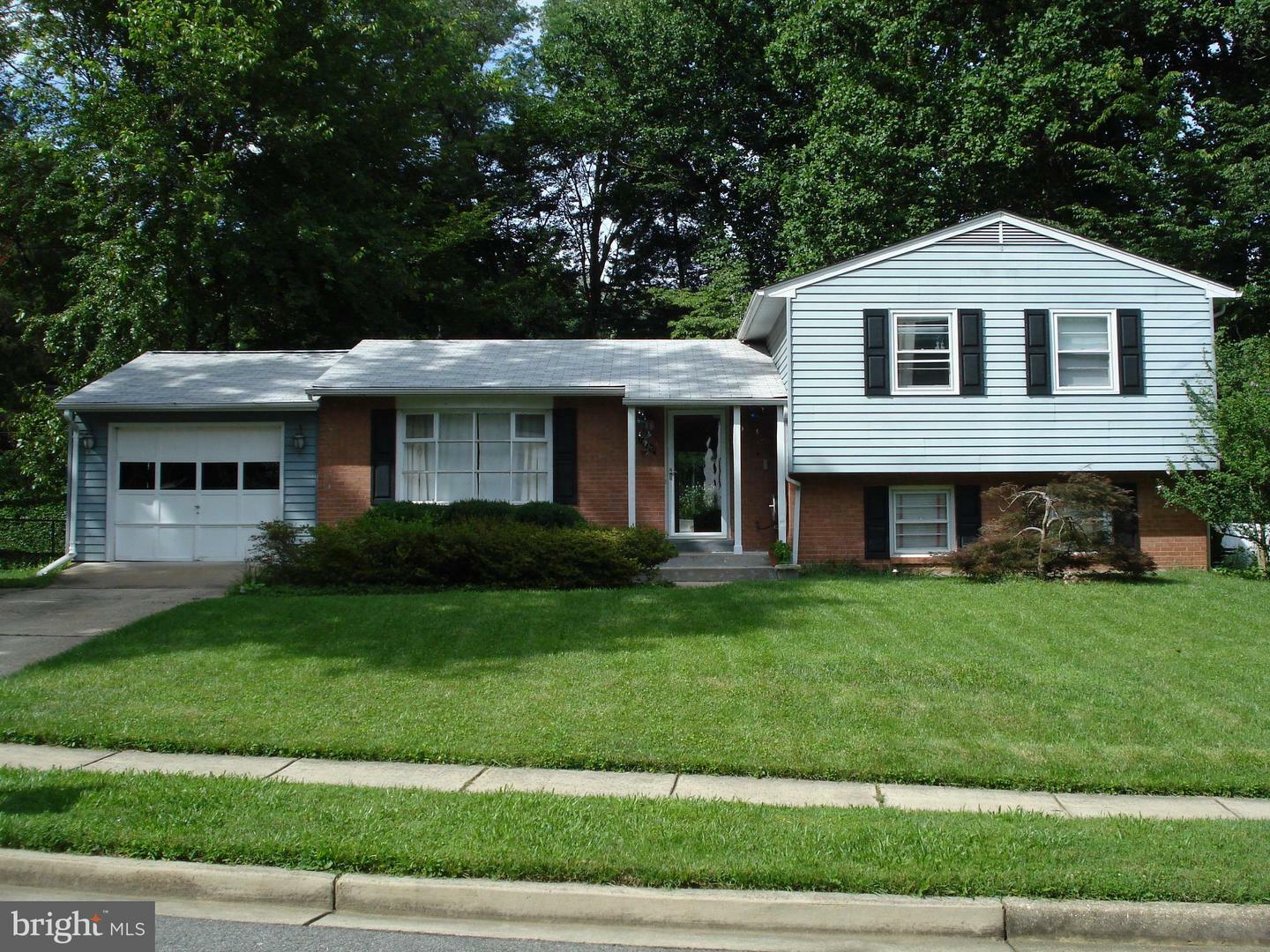 Property Photo: 7020 Hadlow Drive VA 22152