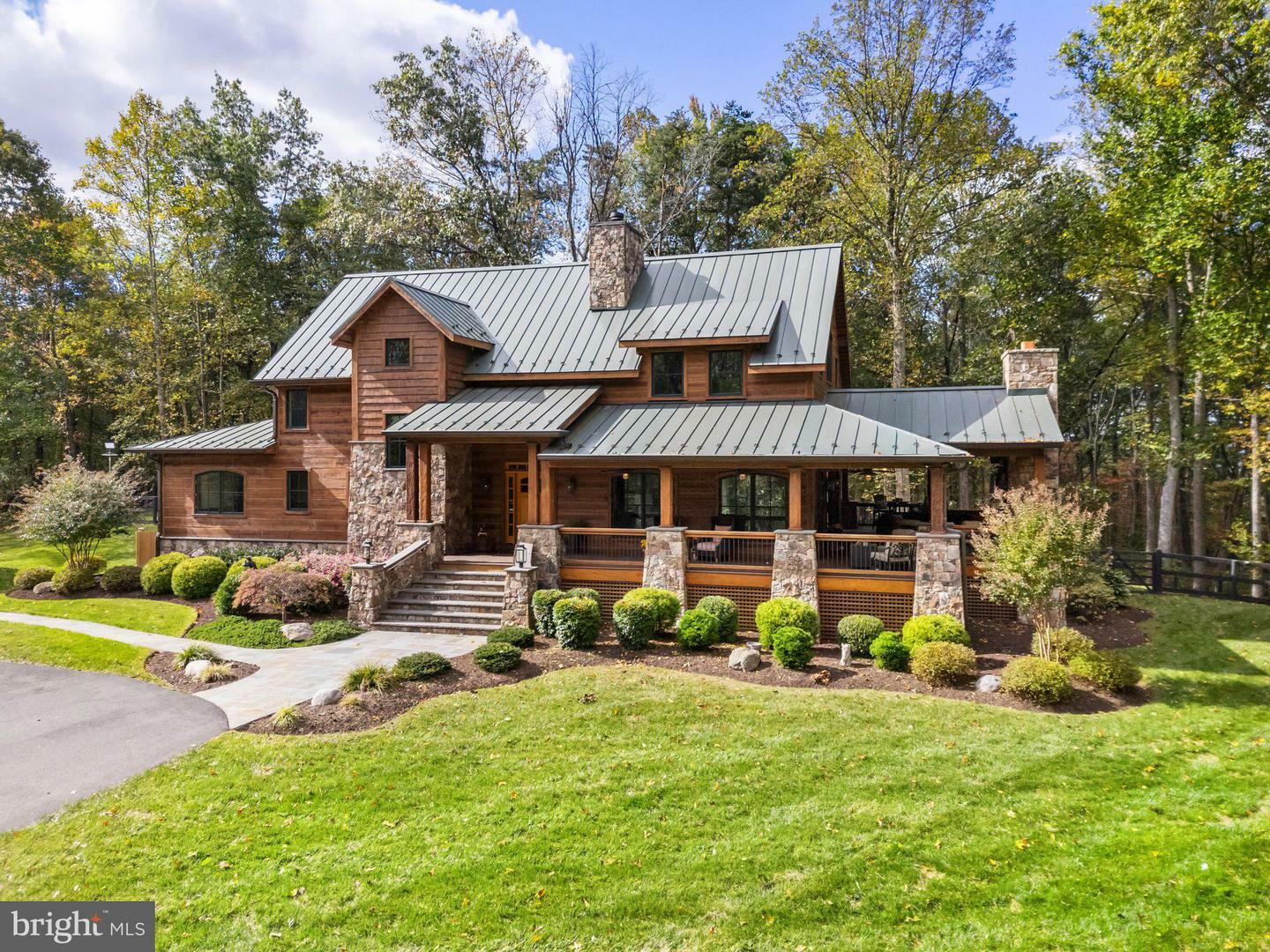 Property Photo:  6416 Weadon Ridge Lane  VA 20115 