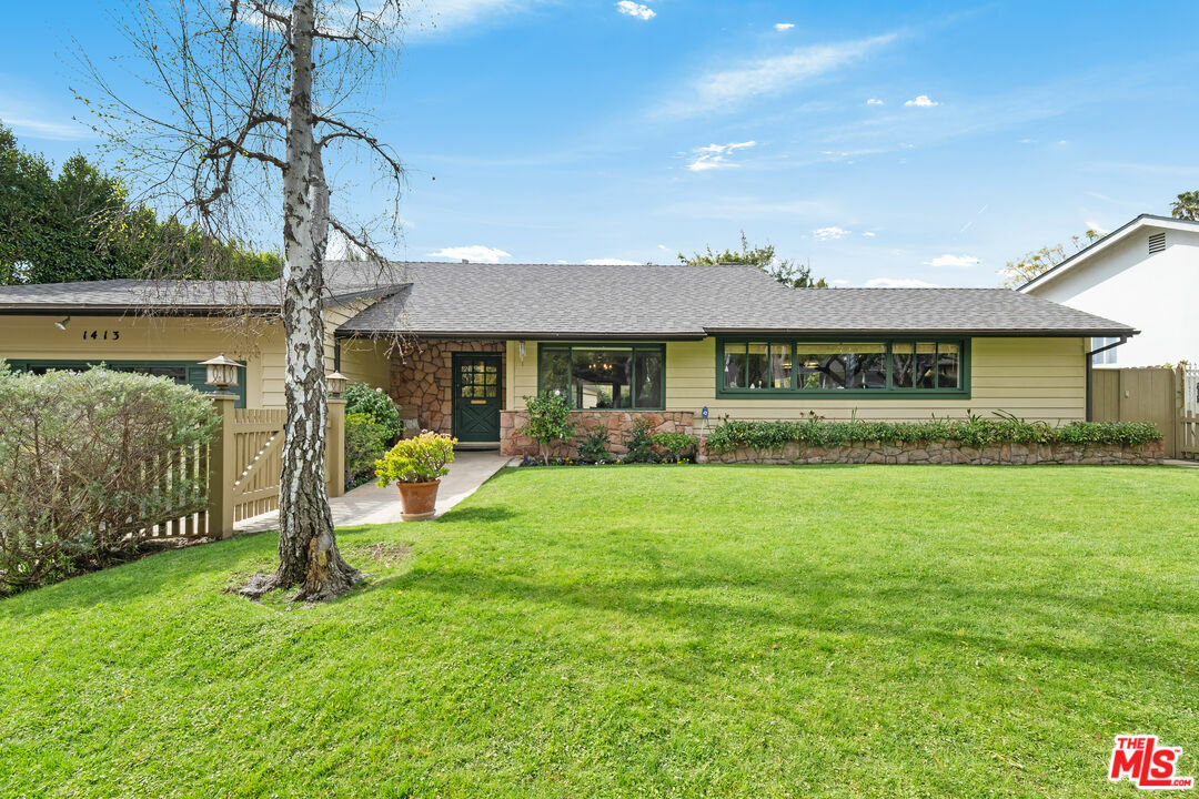 Property Photo:  1413   Allenford Ave  CA 90049 