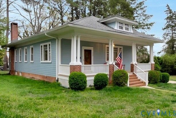 Property Photo:  206 First Avenue  VA 23901 