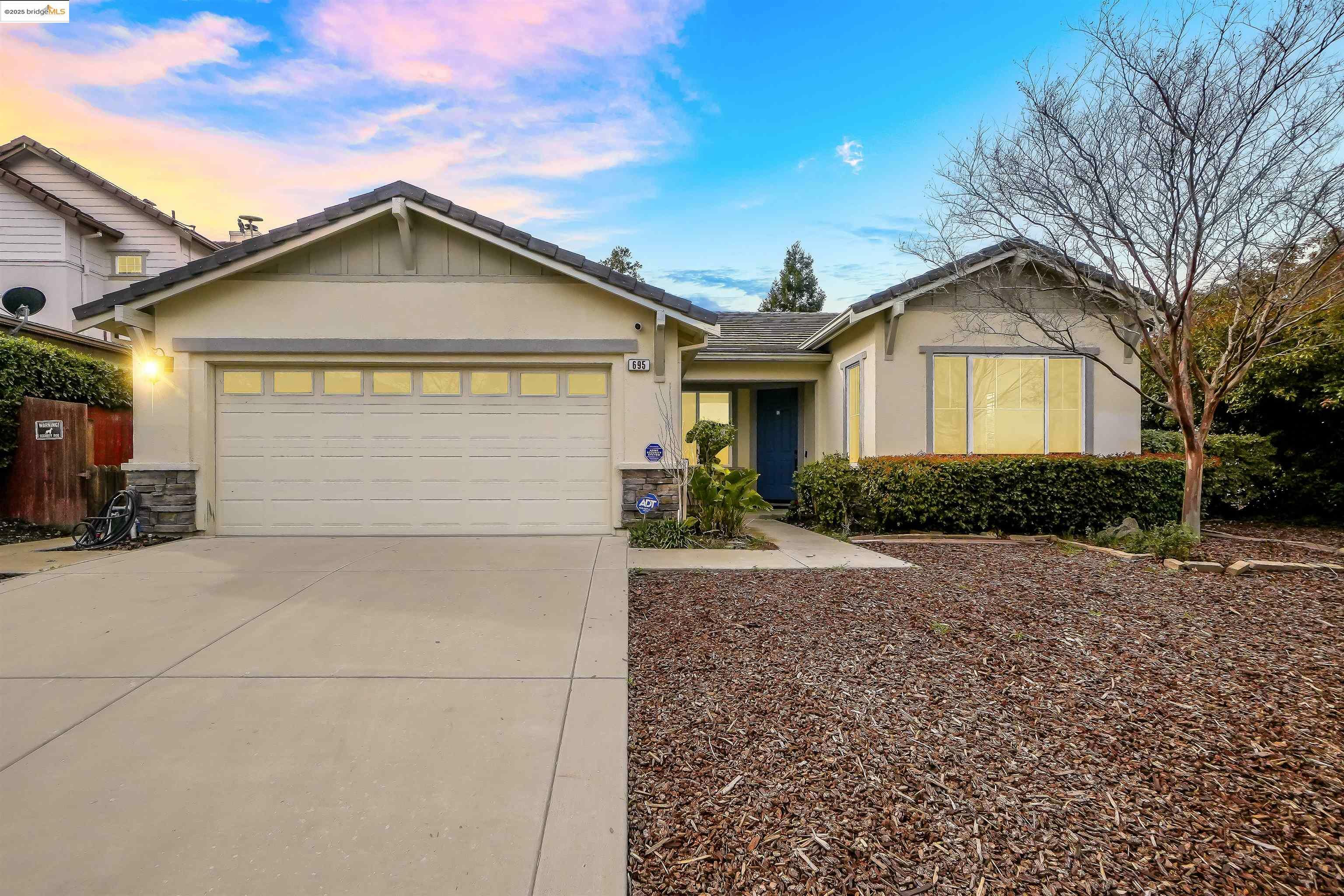 Property Photo:  695 Astor Court  CA 94513 