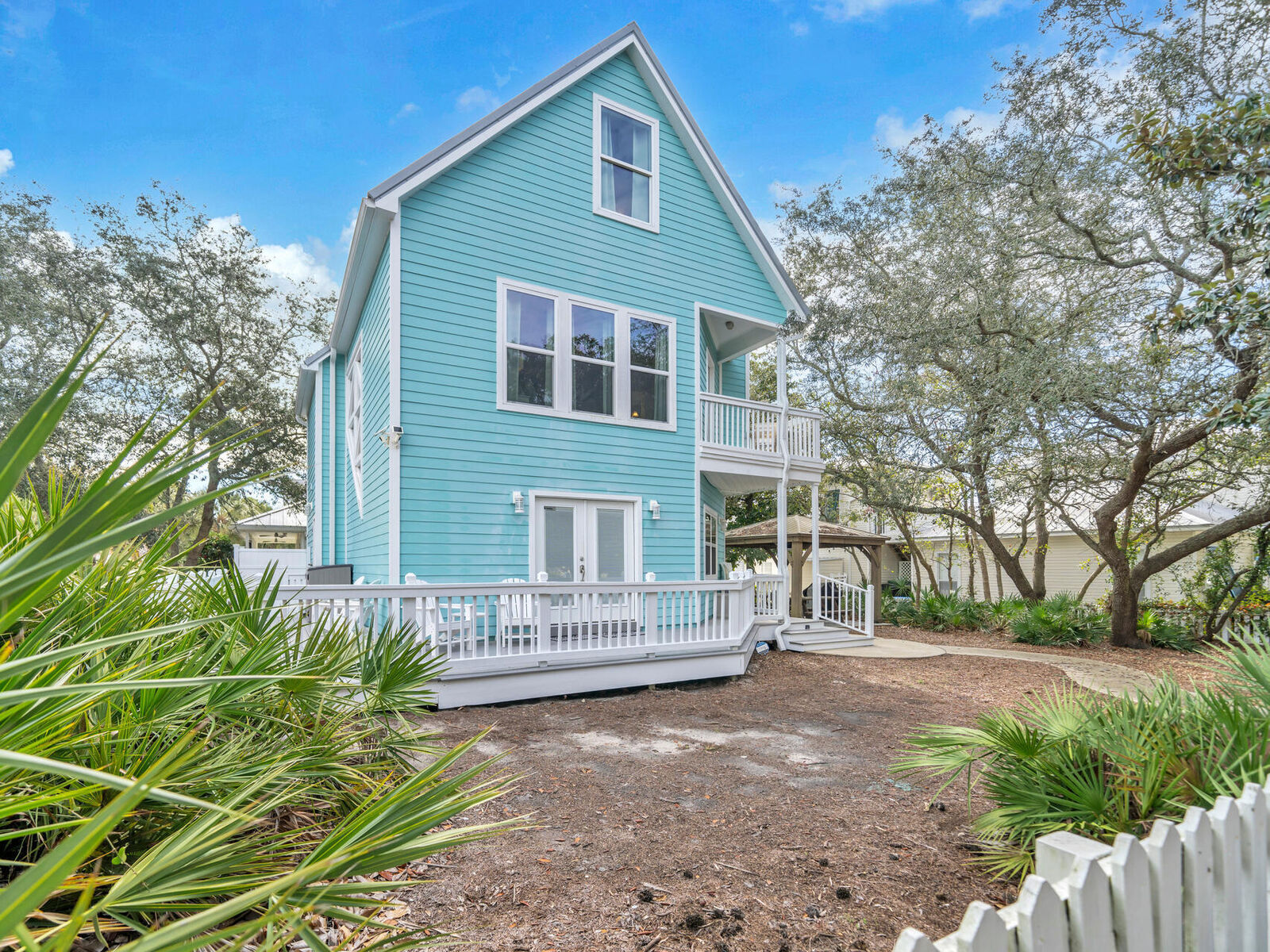 Property Photo: 4486 Luke Avenue FL 32541
