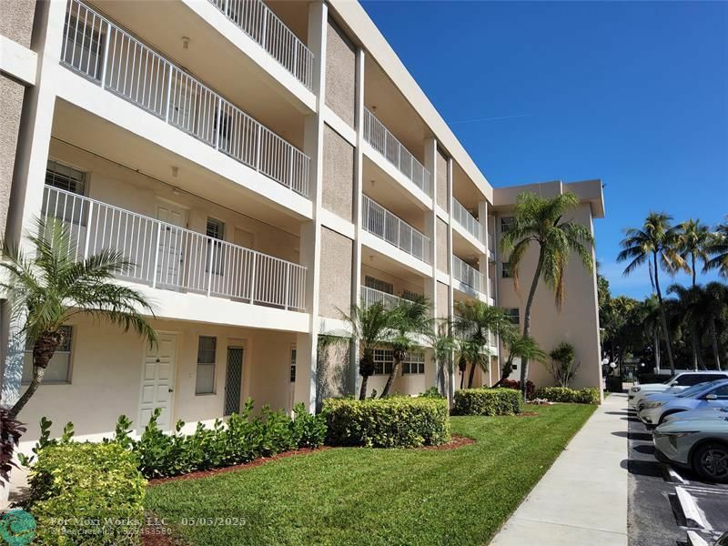 Property Photo: 3151 S Palm Aire Dr 104 FL 33069