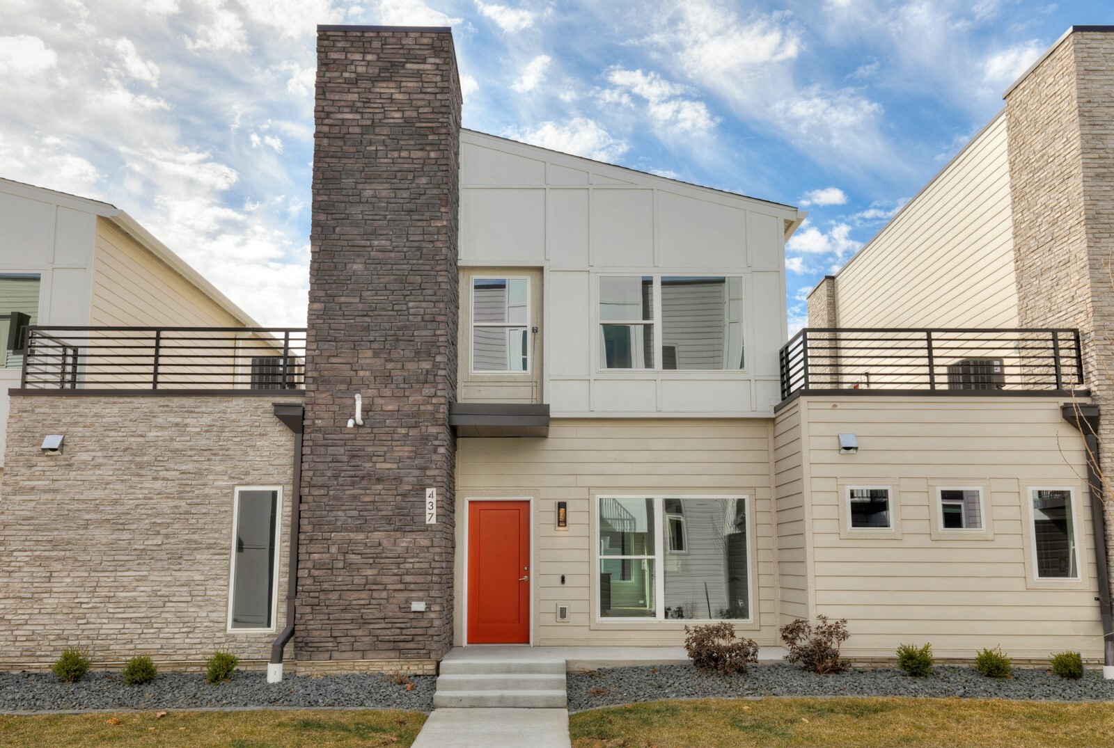 Property Photo: 437 SW 12th Street IA 50309