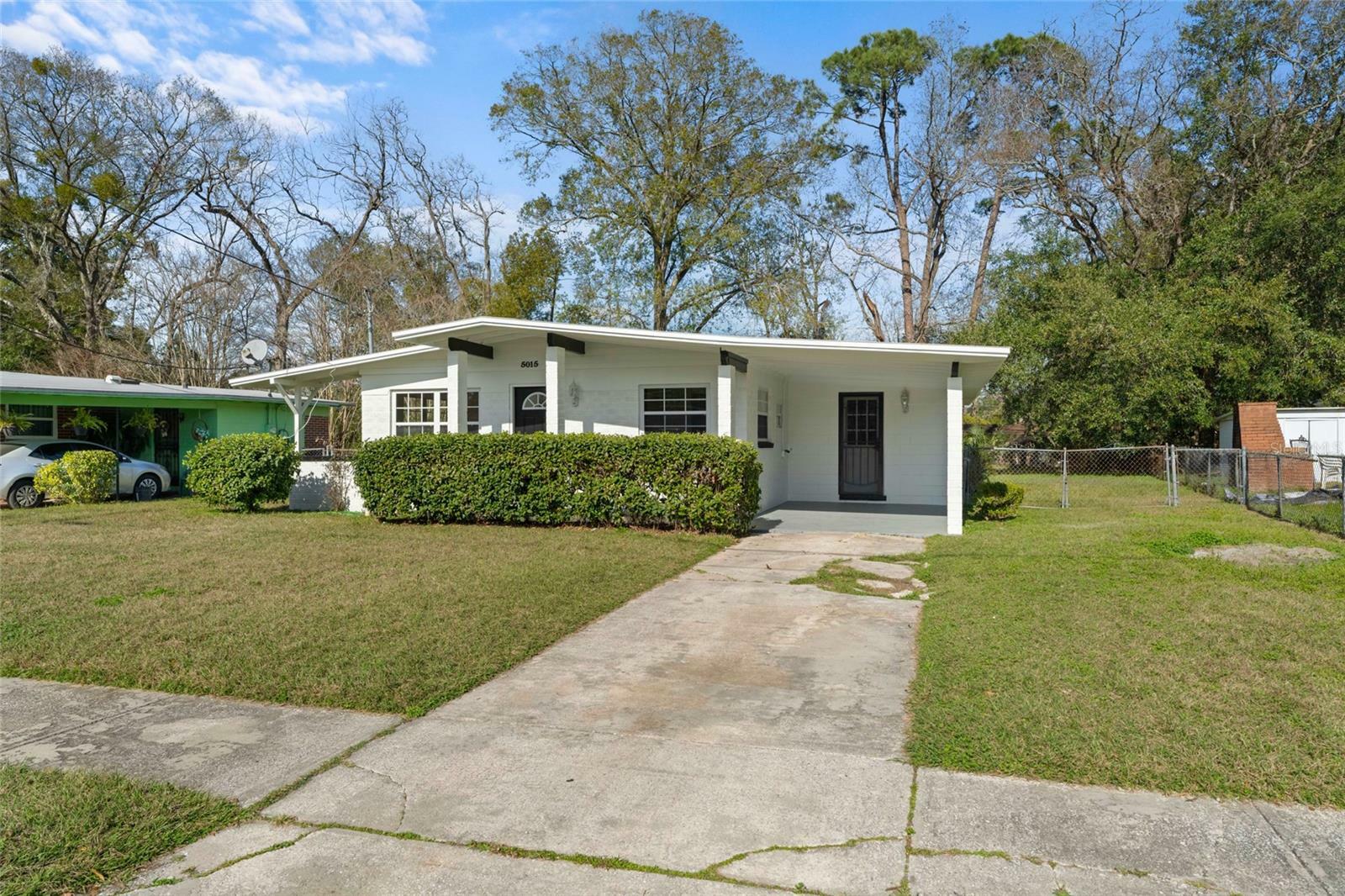 Property Photo:  5015 Lincoln Circle N  FL 32209 