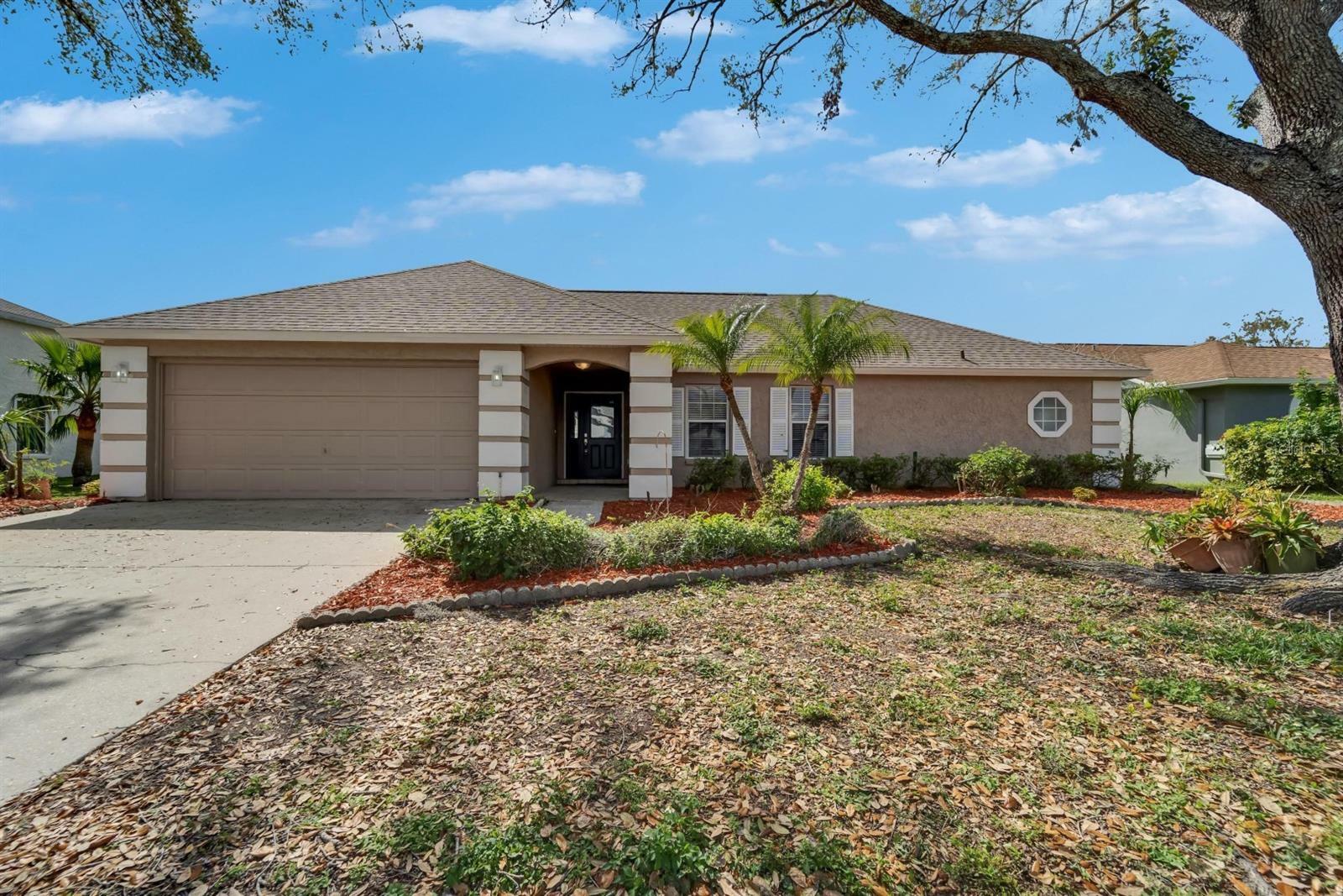 Property Photo: 1405 Queensbury Avenue FL 33596
