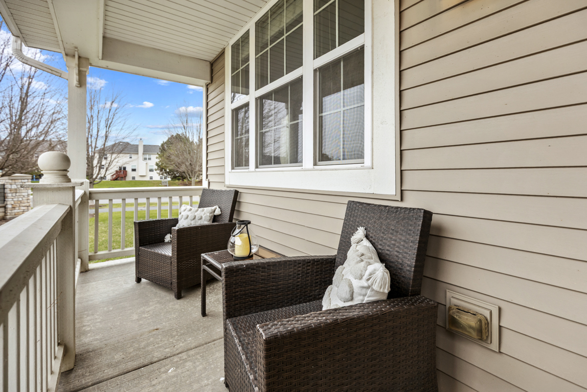 Property Photo: 293 Willington Way IL 60543