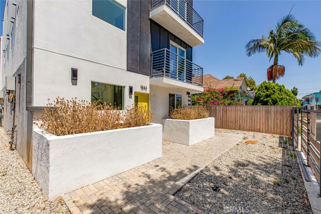 Property Photo: 1845 W 20th Street CA 90007