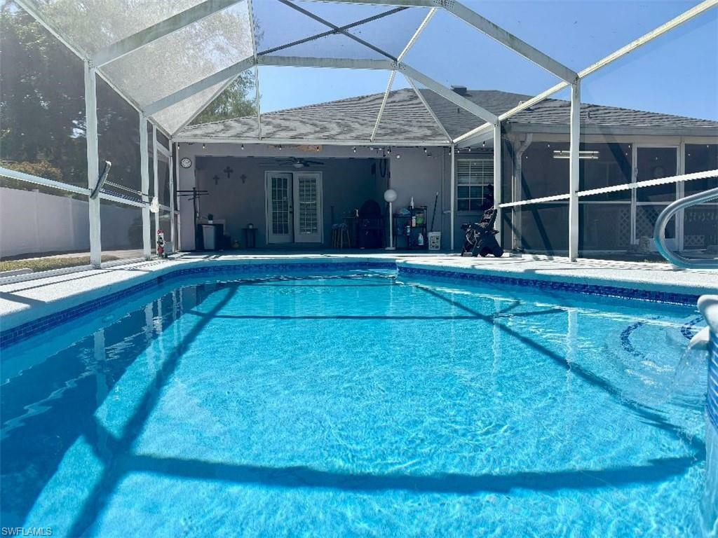 Property Photo: 5831 Dogwood Way FL 34116