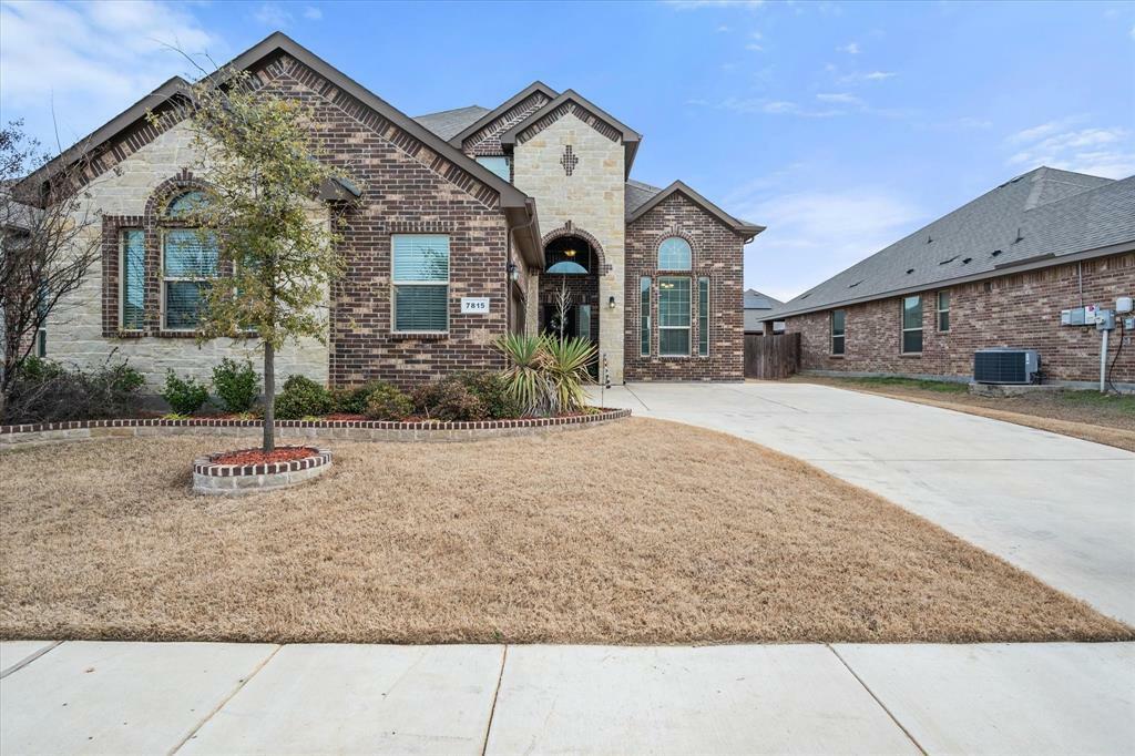 Property Photo: 7815 Bella Way TX 76001