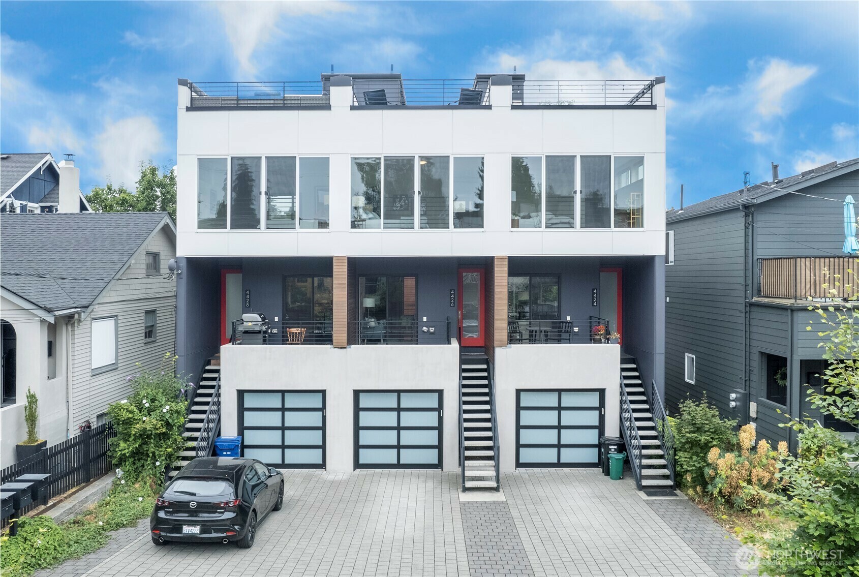 Property Photo: 4426 Evanston Avenue N WA 98103