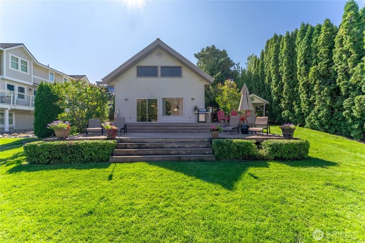 Property Photo:  365  Lake Front Drive  WA 98843 