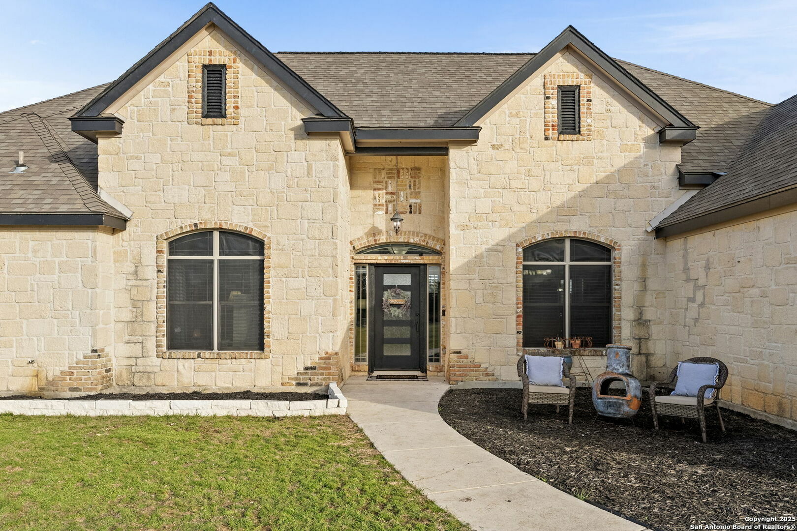 Property Photo: 701 Kreutzberg TX 78006