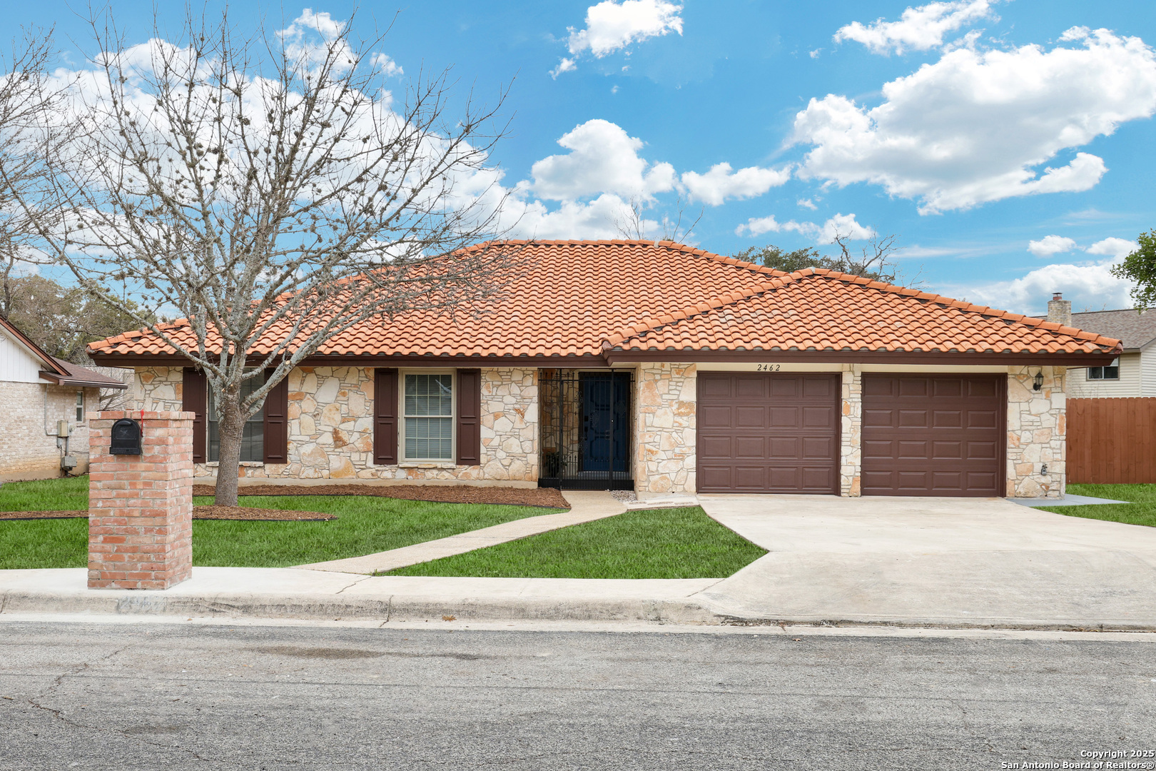 Property Photo:  2462 Rockaway  TX 78232 