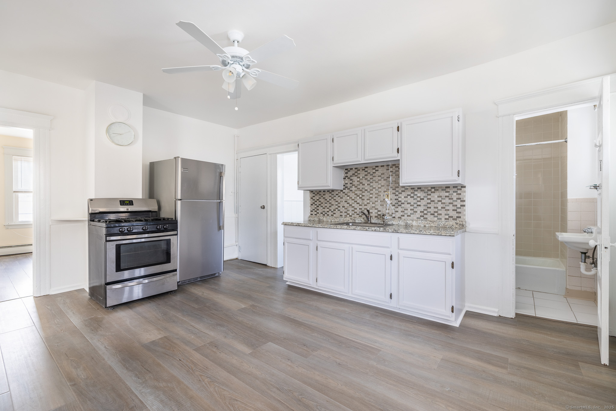 Property Photo:  38 North Spring Street 2  CT 06401 