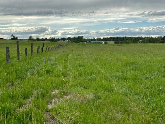 Property Photo:  28115 N North Rd  WA 99006 