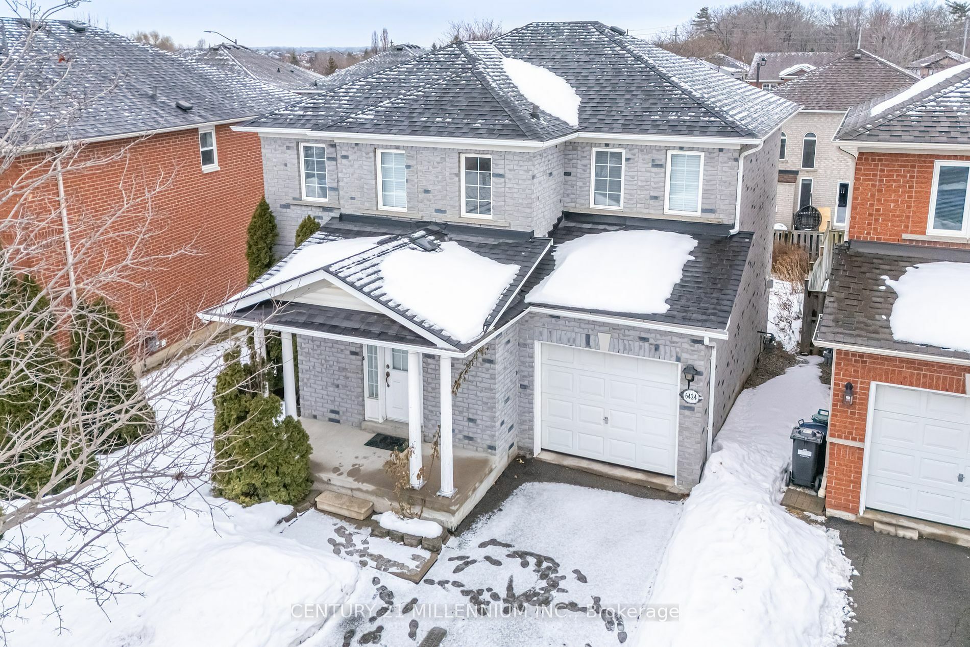 Property Photo:  6424 Sousa Dr  ON L5V 2S3 