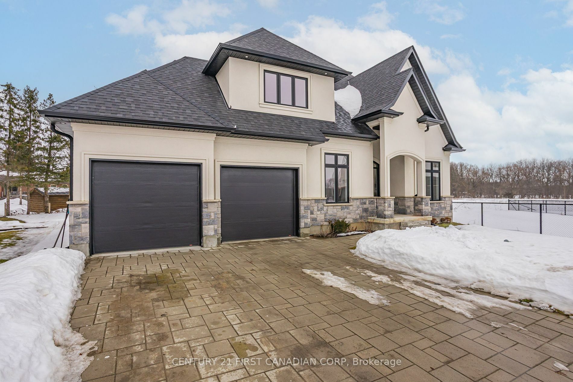 Property Photo:  105 Aspen Circ  ON N0M 2P0 