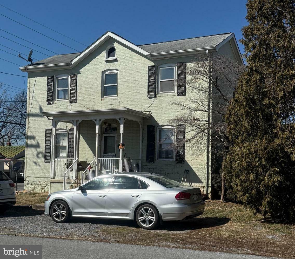 Property Photo: 122 W 4th Avenue WV 25438
