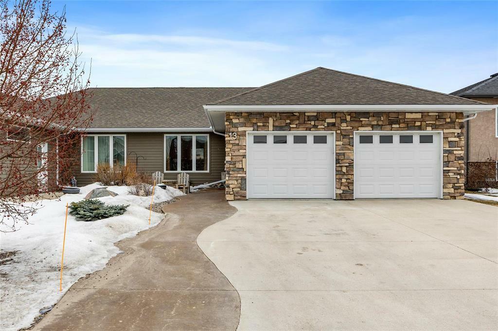 13 Brighton Lane  Steinbach MB R5G 0S6 photo