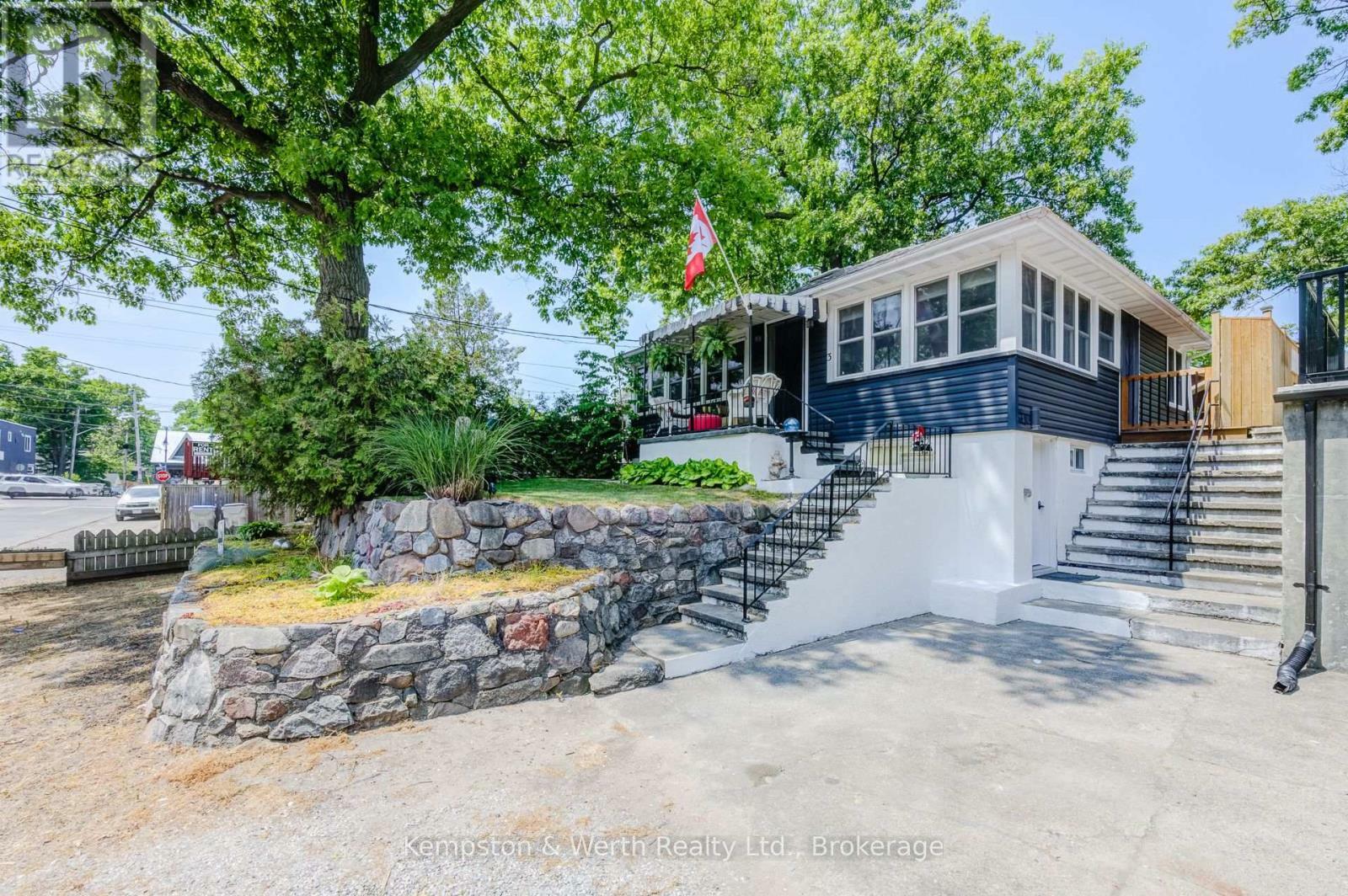Property Photo: 3 Elmwood Avenue ON N0M 1T0
