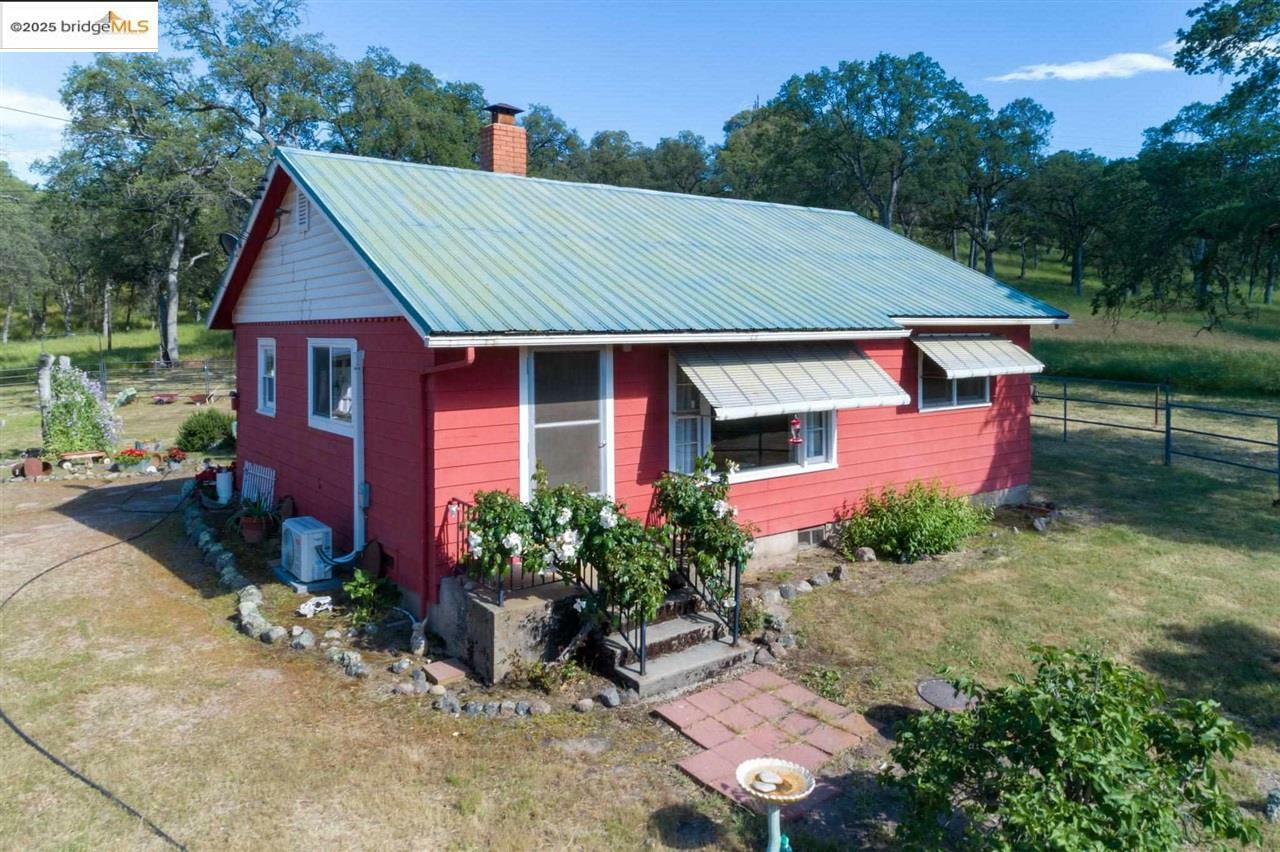 15653 Hwy 108  Jamestown CA 95327 photo