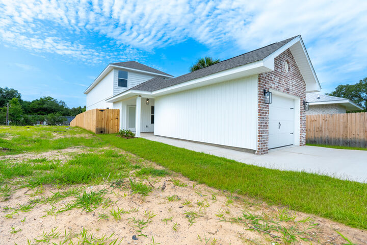 Property Photo:  110 2nd Avenue  FL 32579 
