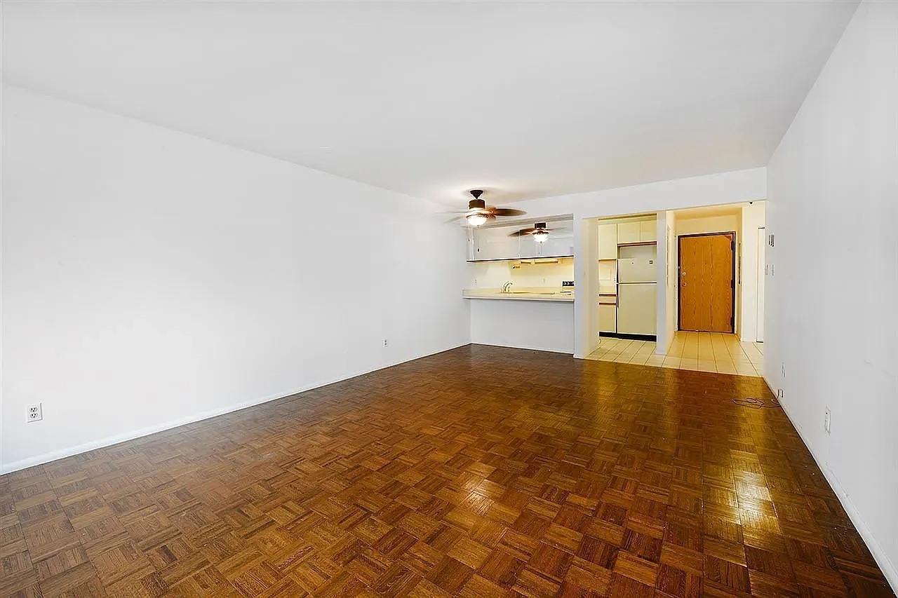 Property Photo:  300 Newark St 7L  NJ 07030 