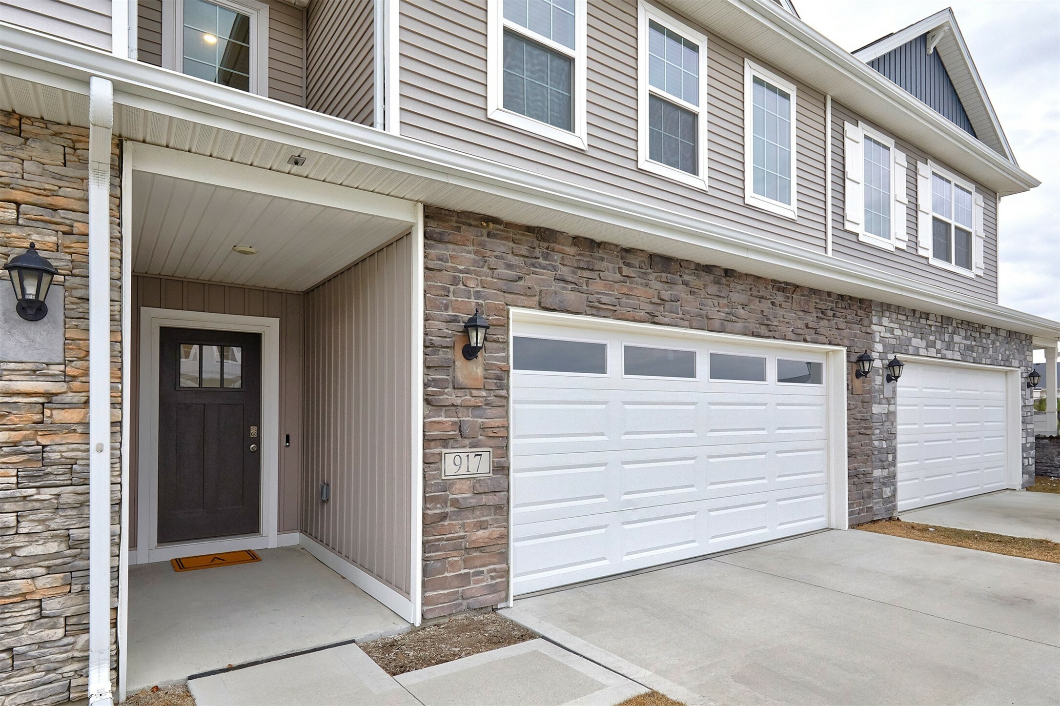 Property Photo: 917 Maywood Lane IA 50263