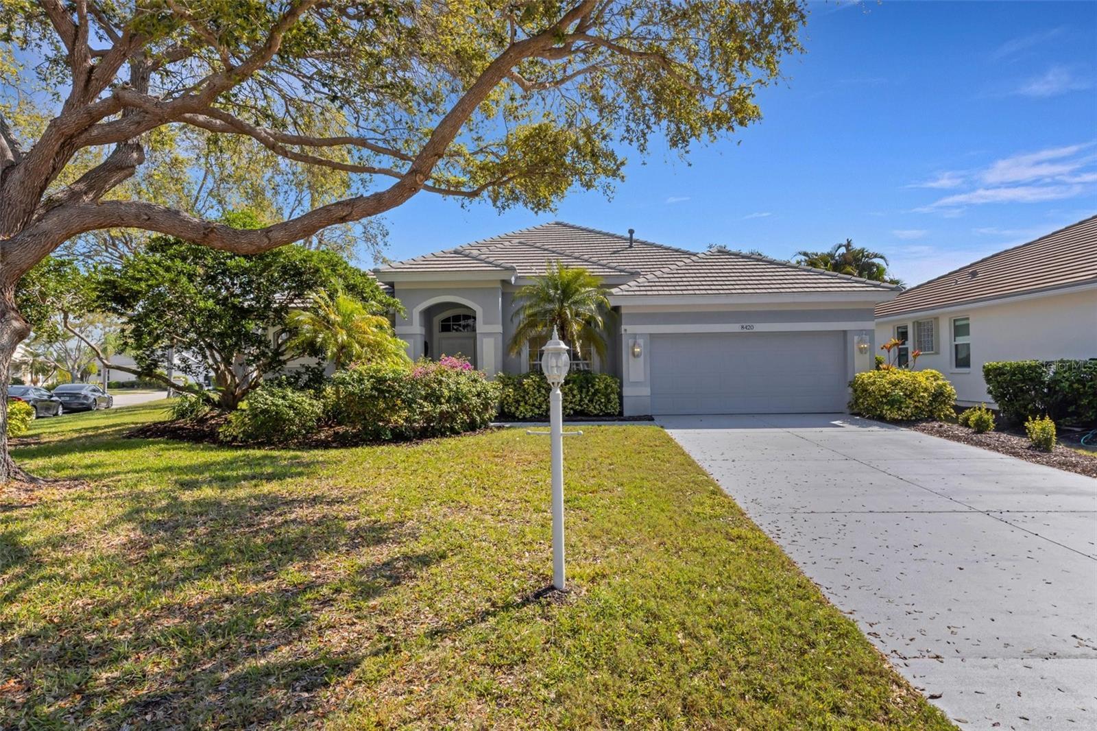Property Photo: 8420 Sailing Loop FL 34202