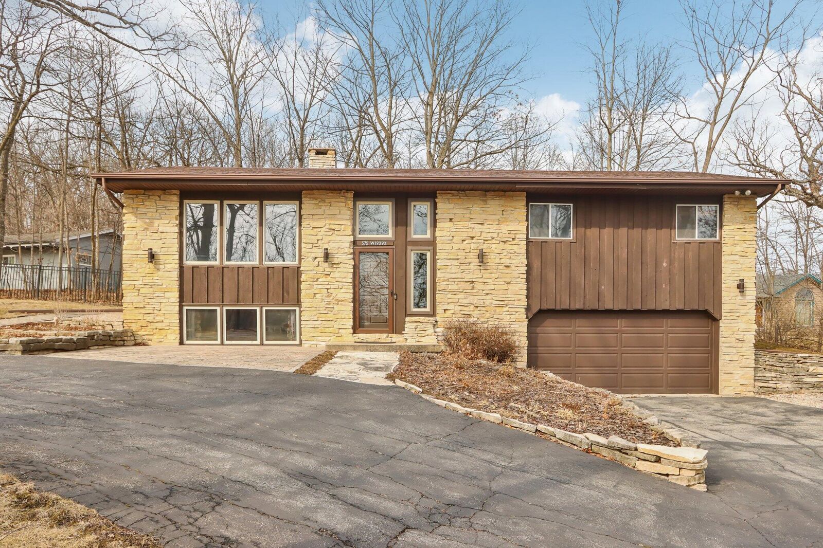 Property Photo:  S75w19390 Woodland Pl  WI 53150 