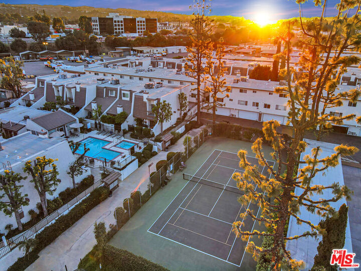 Property Photo: 18360 Collins Street C CA 91356