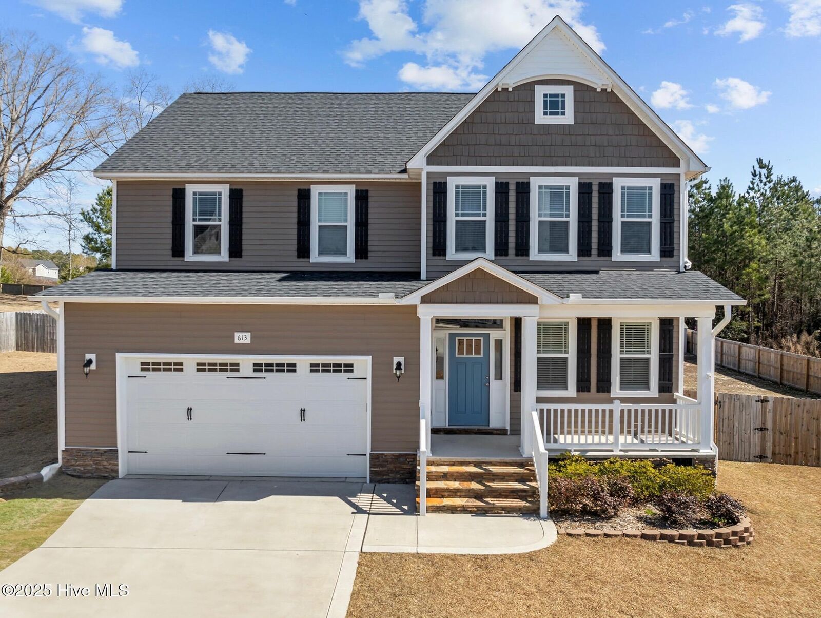 Property Photo: 613 Ingleside Lane NC 28327