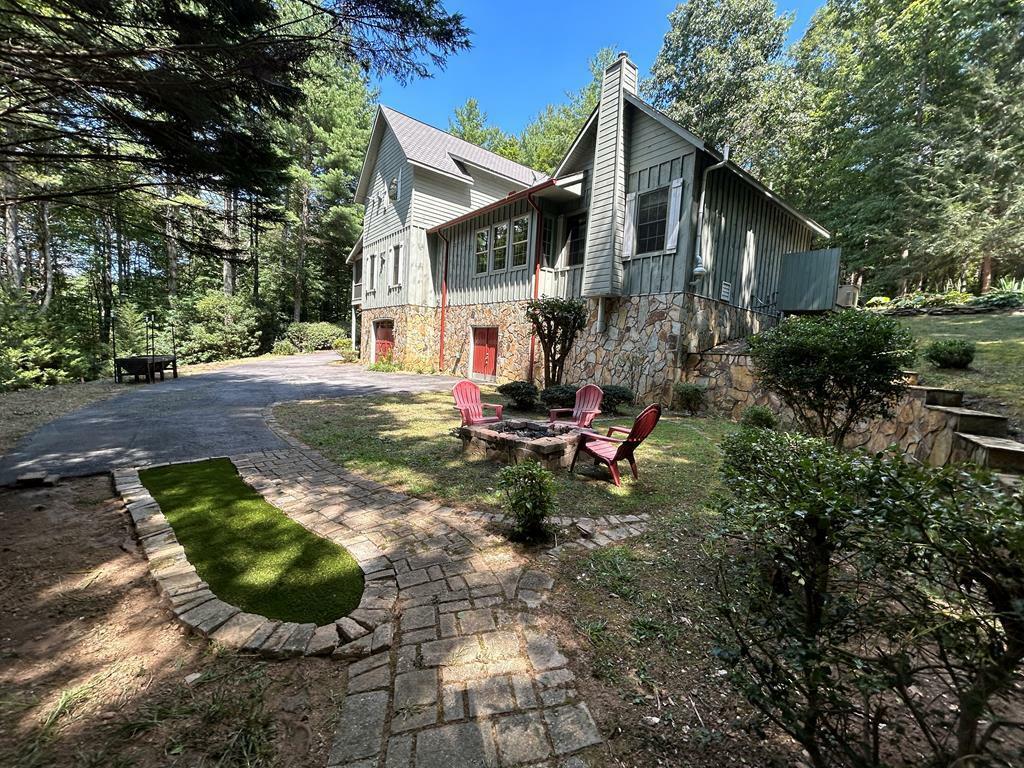 Property Photo:  233 Twin Lakes Road  GA 30513 