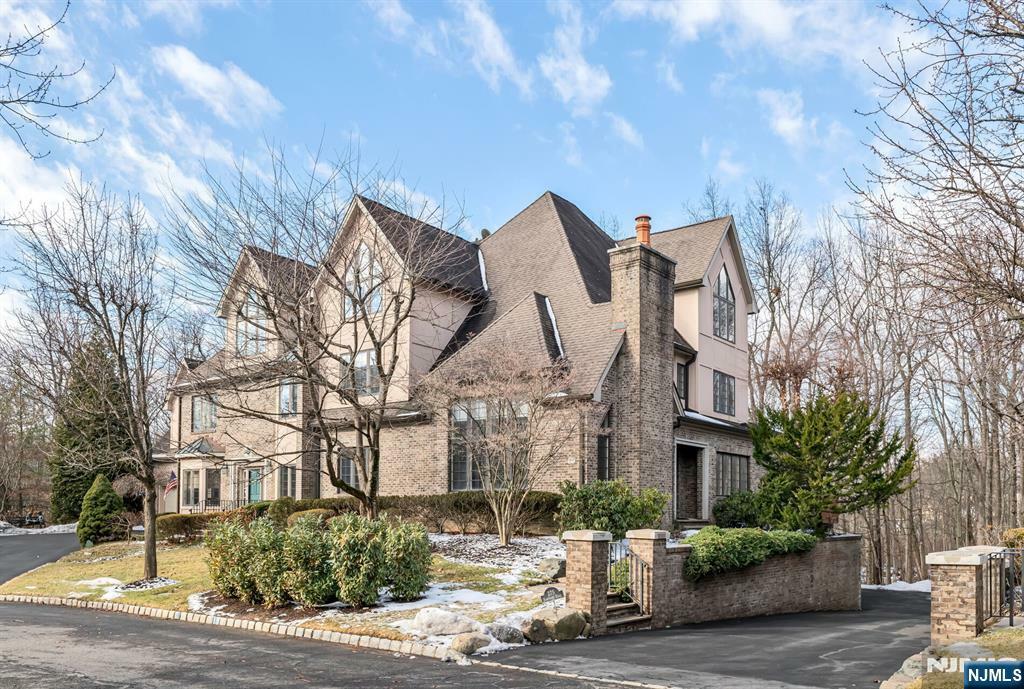 Property Photo:  275 Hampshire Ridge  NJ 07656 