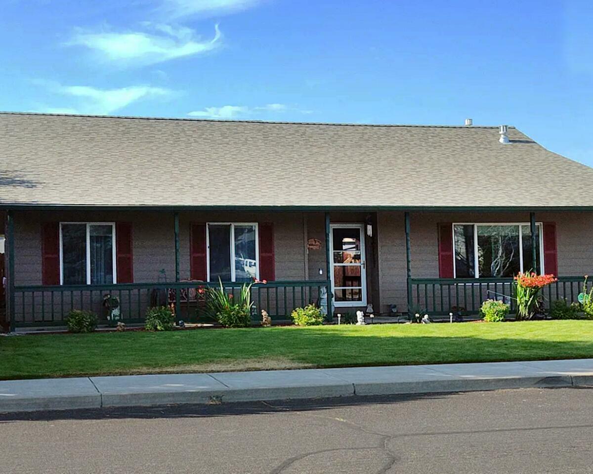 Property Photo: 2630 SW Indian Avenue OR 97756
