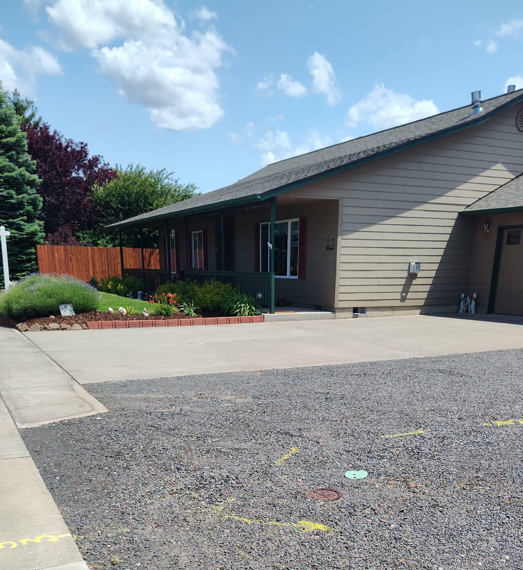 Property Photo: 2630 SW Indian Avenue OR 97756