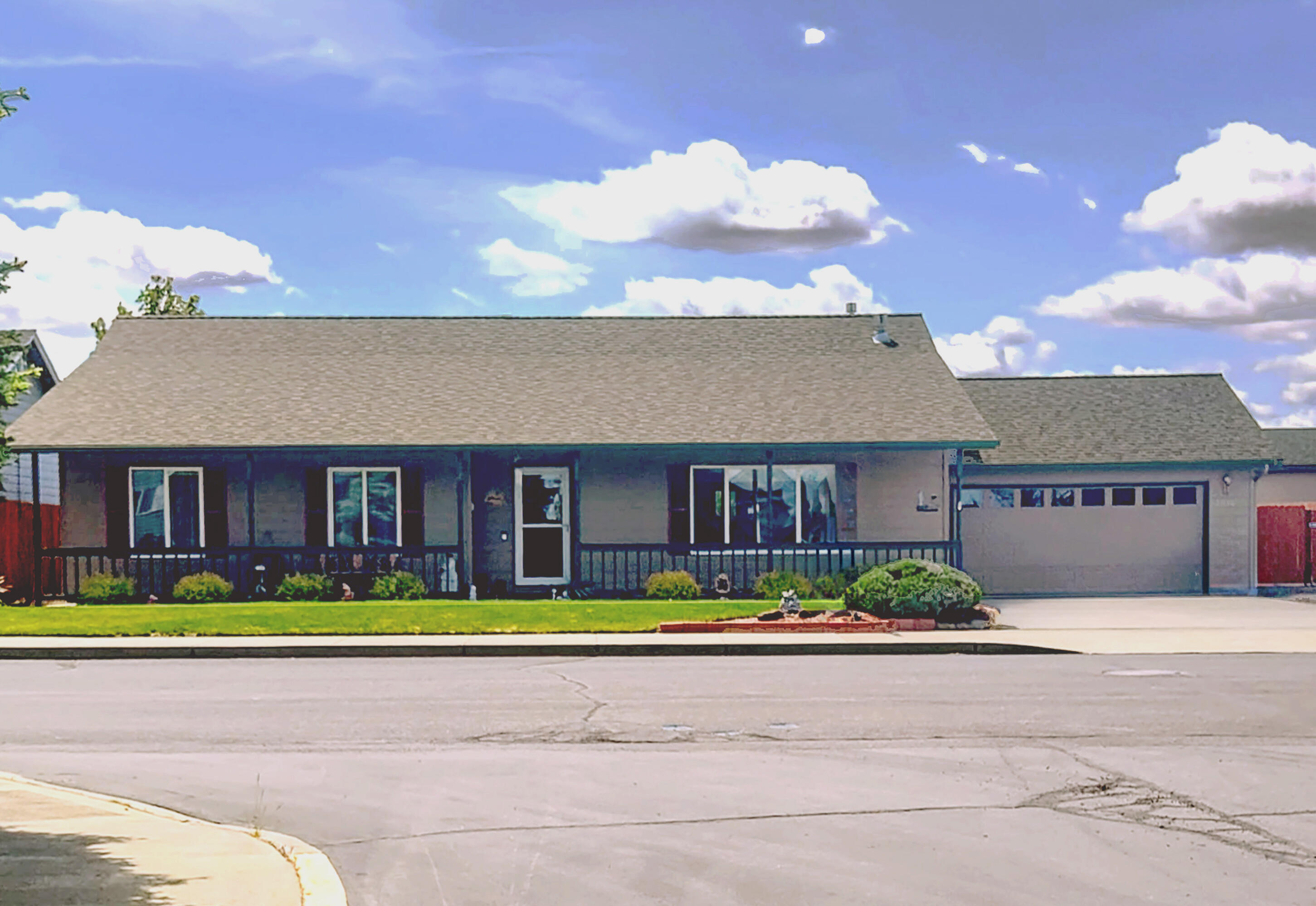 Property Photo: 2630 SW Indian Avenue OR 97756