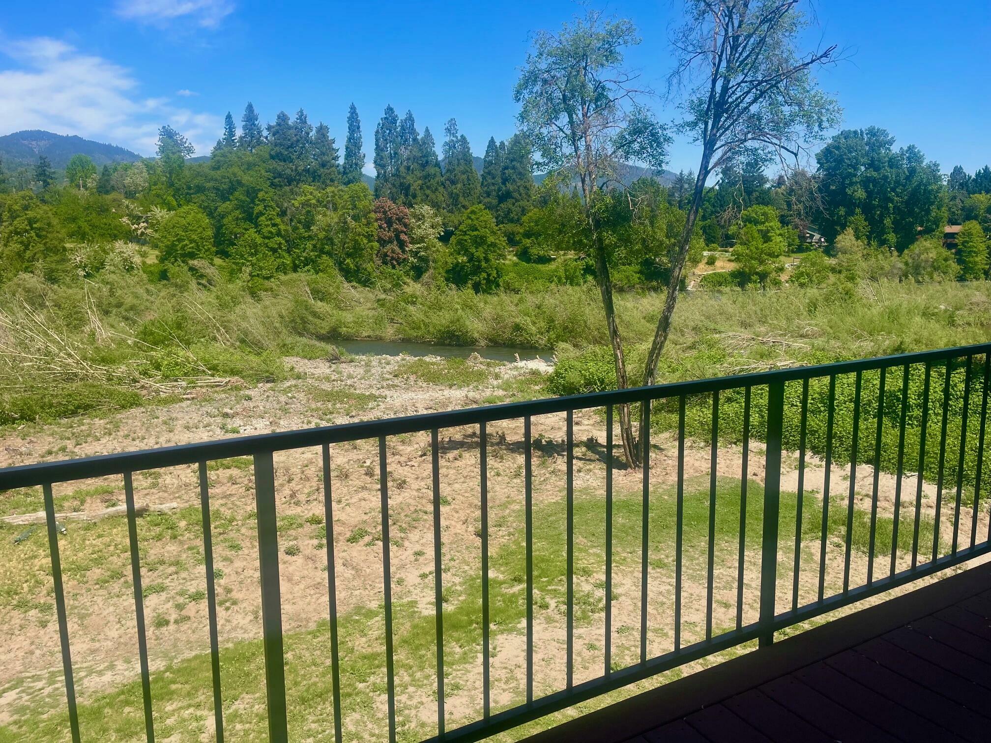 Property Photo: 900 Mystic Dr OR 97527